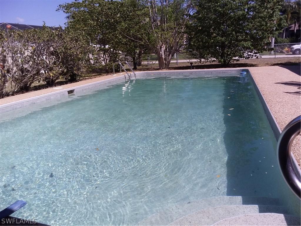 1725 SW 38th Ln., Cape Coral, FL 33914