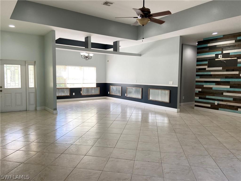 433 Hedgewood St., Lehigh Acres, FL 33974