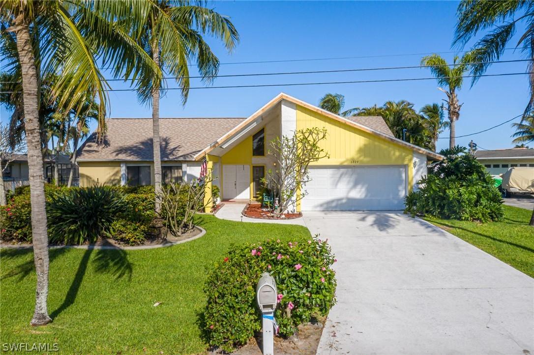1229 SE 43rd Ter., Cape Coral, FL 33904