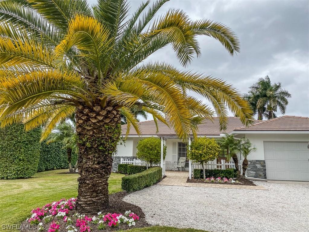 519 Pine Grove Ln., Naples, FL 34103