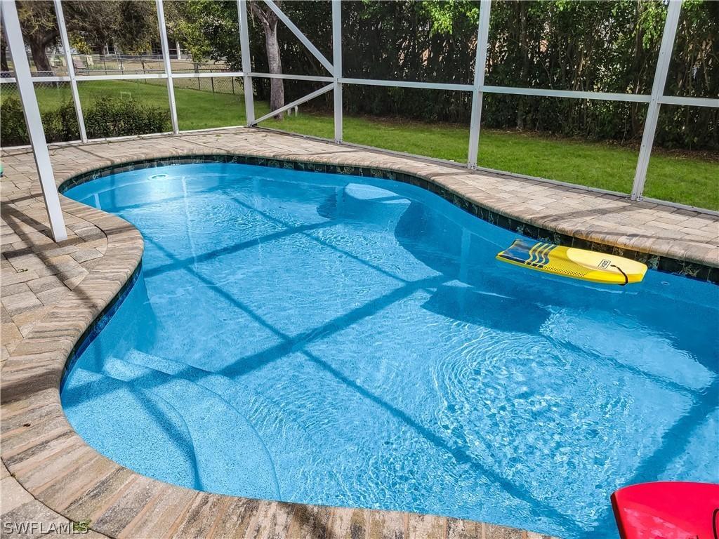 809 SW 11th Pl., Cape Coral, FL 33991