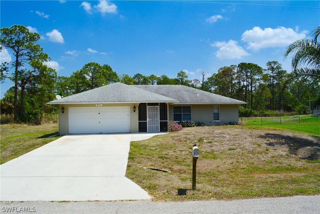 912 Palmetto Ave., Lehigh Acres, FL 33972