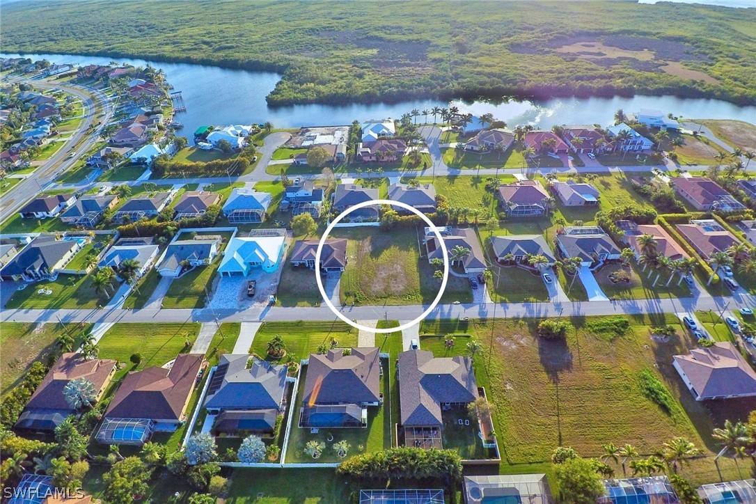 2902 SW 29th Pl., Cape Coral, FL 33914