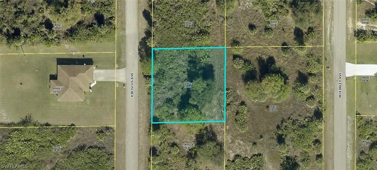 1304 Hibiscus Ave., Lehigh Acres, FL 33972