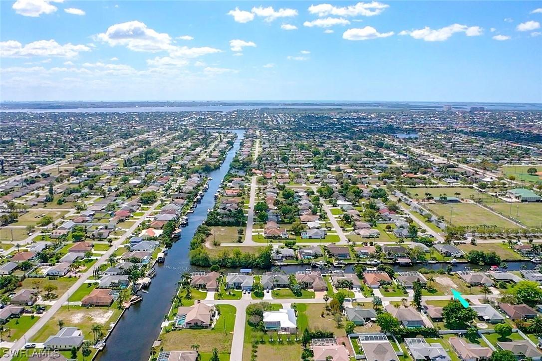 230 SW 39th Ter., Cape Coral, FL 33914