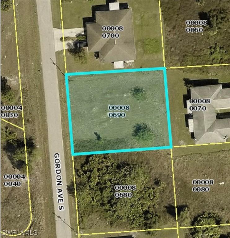 1525 Gordon Ave., Lehigh Acres, FL 33973