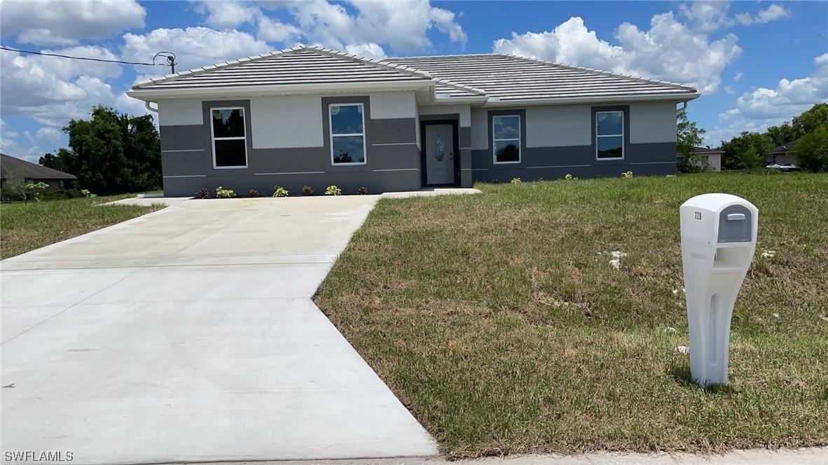 729 Hightower Ave., Lehigh Acres, FL 33973