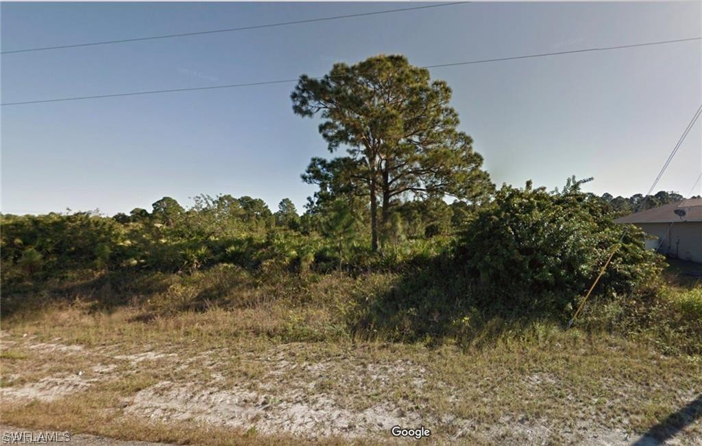 569 Hawthorne Ave., Lehigh Acres, FL 33974