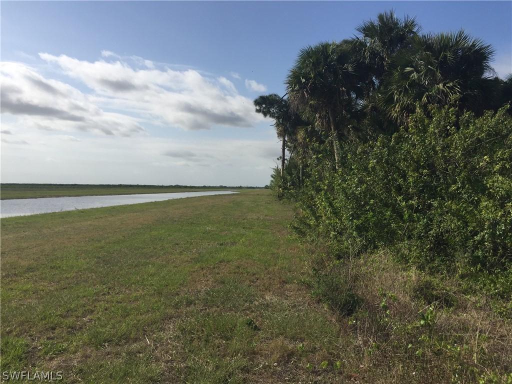 577 Naples Ave., Lehigh Acres, FL 33974