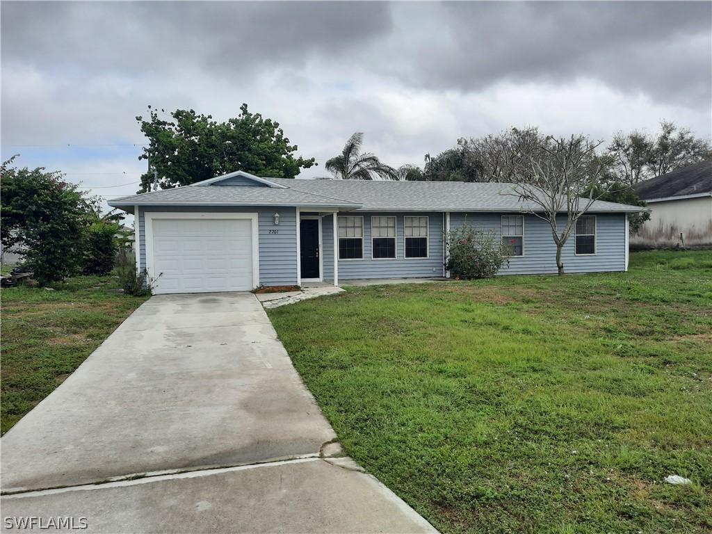 2201 NE 8th Pl., Cape Coral, FL 33909