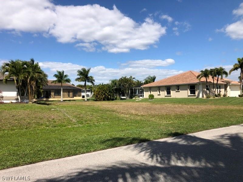 2709 SW 42nd Ln., Cape Coral, FL 33914