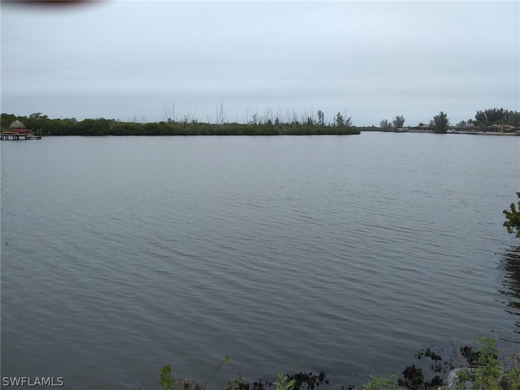 2422 NW 43rd Pl., Cape Coral, FL 33993