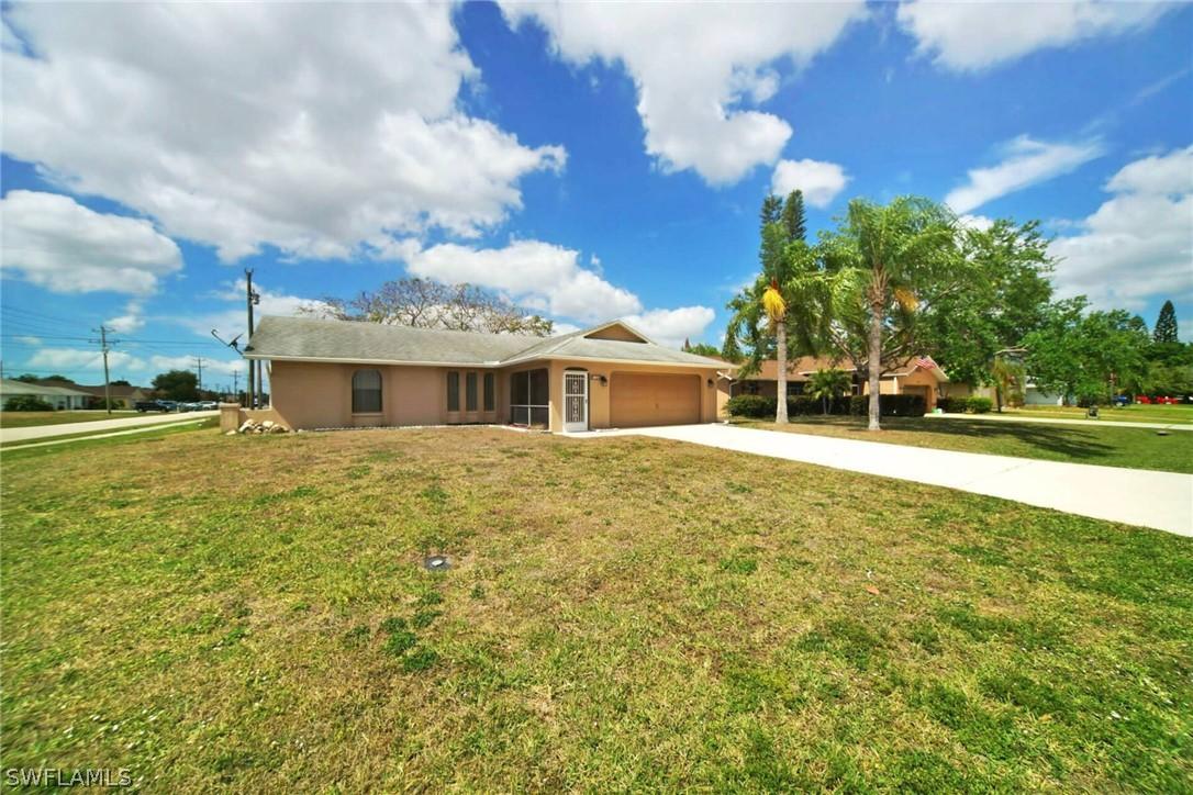 726 SE 10th Pl., Cape Coral, FL 33990