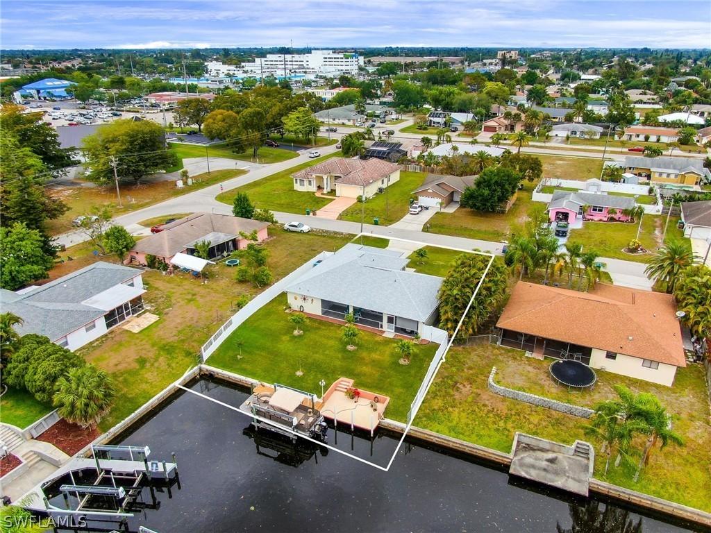 1624 SE 9th Ter., Cape Coral, FL 33990