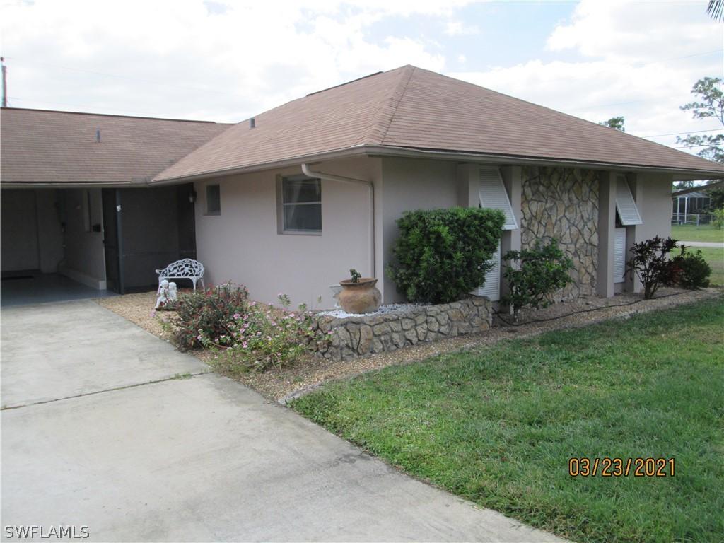 287 Rosewood Ct., Lehigh Acres, FL 33936