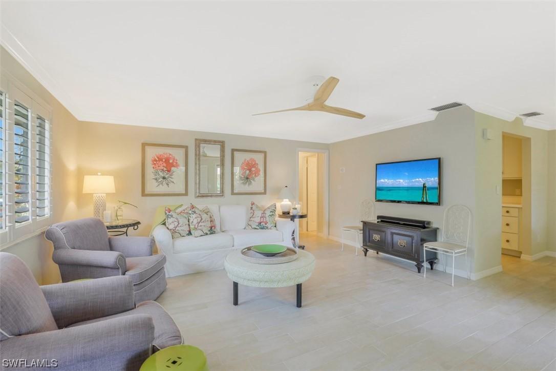 374 4th Ave., Naples, FL 34102