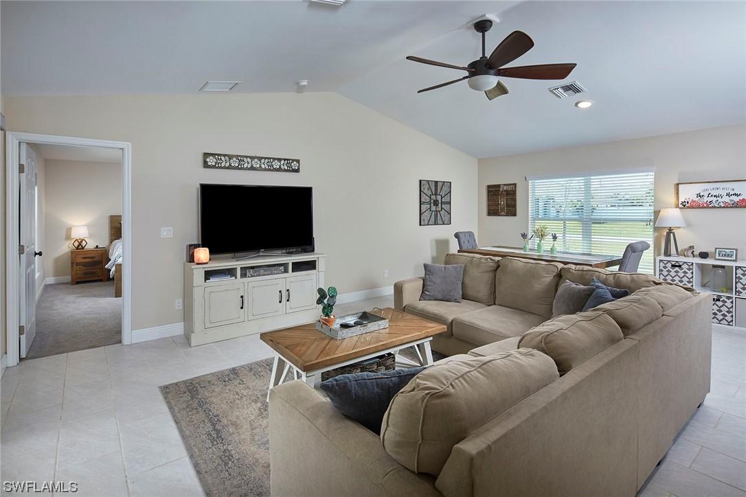 1627 SW 22nd Ter., Cape Coral, FL 33991