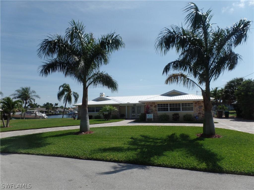 1755 SE 40th Ter., Cape Coral, FL 33904