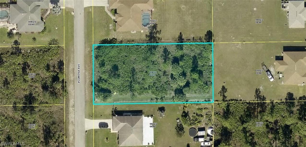 910 Plumosa Ave., Lehigh Acres, FL 33972