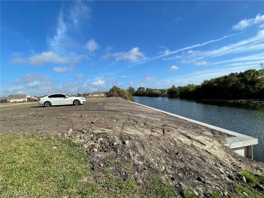 2733 NE 5th Pl., Cape Coral, FL 33909