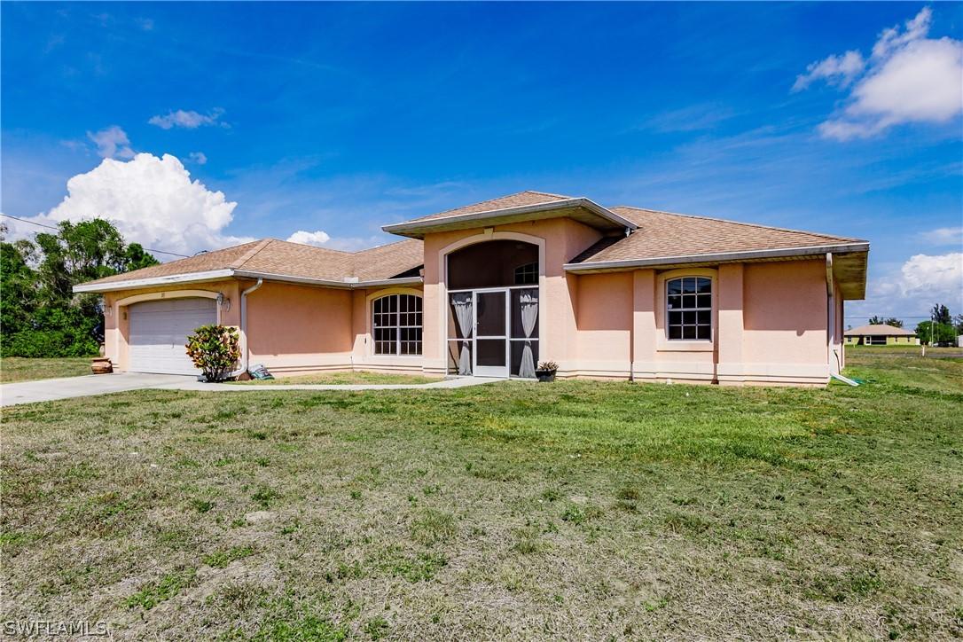 215 NW 16th Pl., Cape Coral, FL 33993
