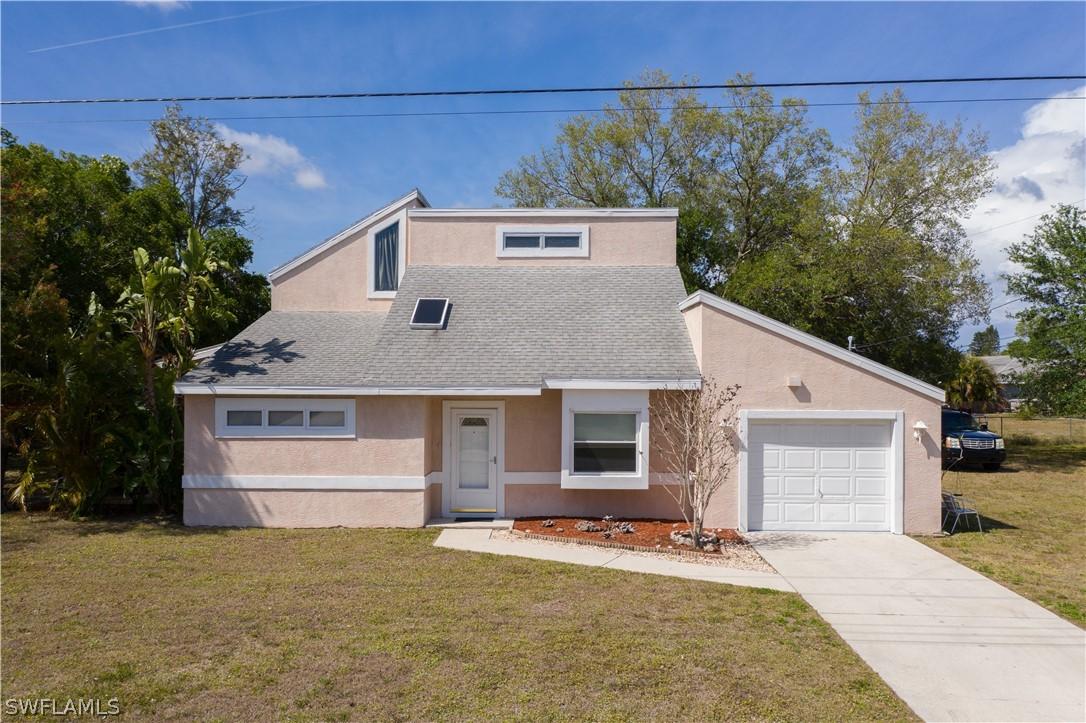 623 SE Santa Barbara Pl., Cape Coral, FL 33990