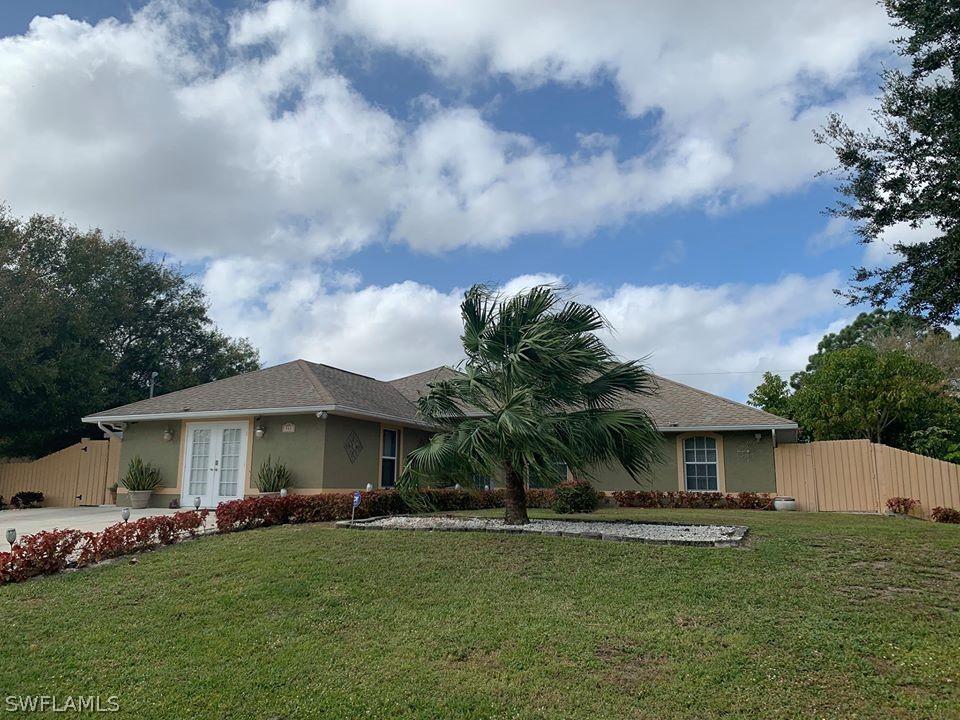 911 Albany Ave., Lehigh Acres, FL 33971