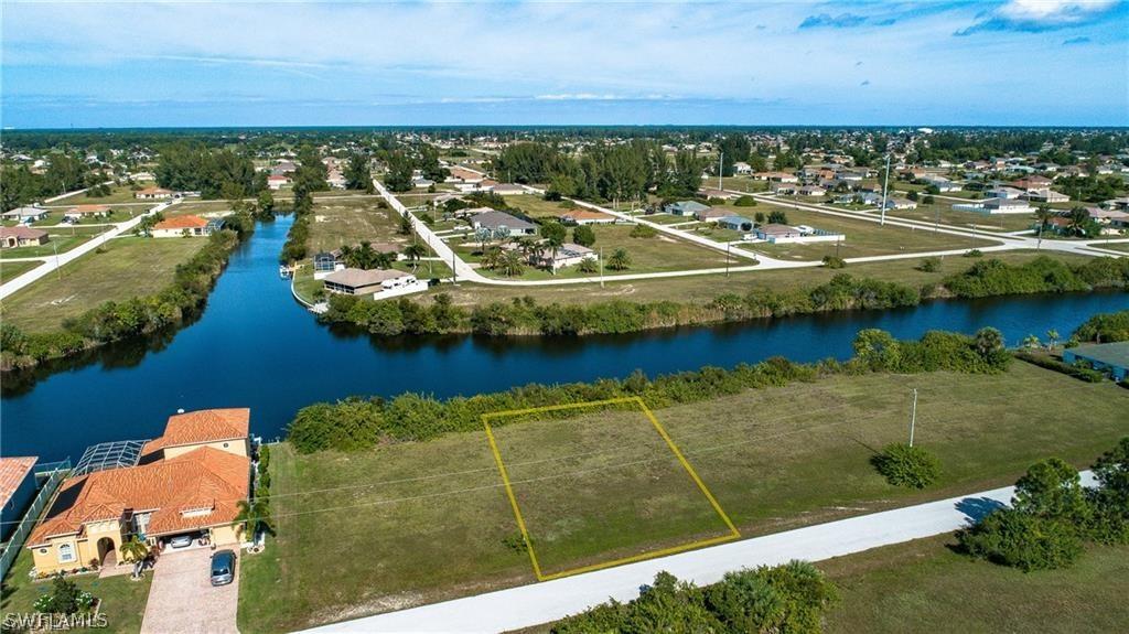 2429 NW 9th Ter., Cape Coral, FL 33993