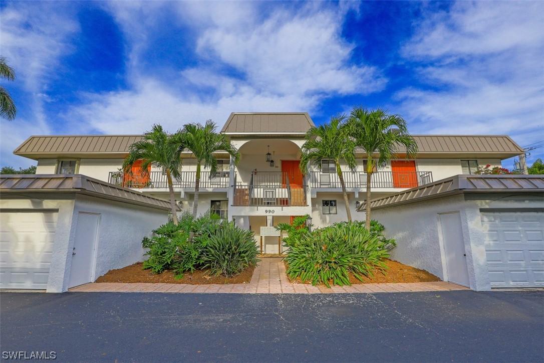 990 8th St. #2B, Naples, FL 34102