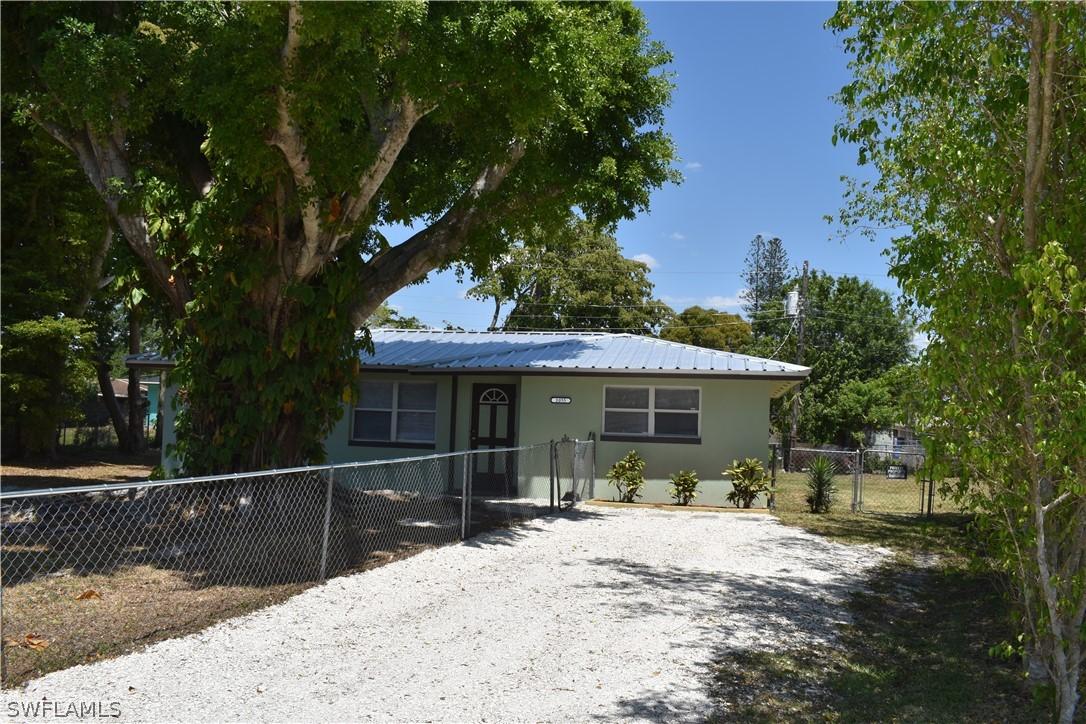 1055 Sumter Dr., Fort Myers, FL 33905