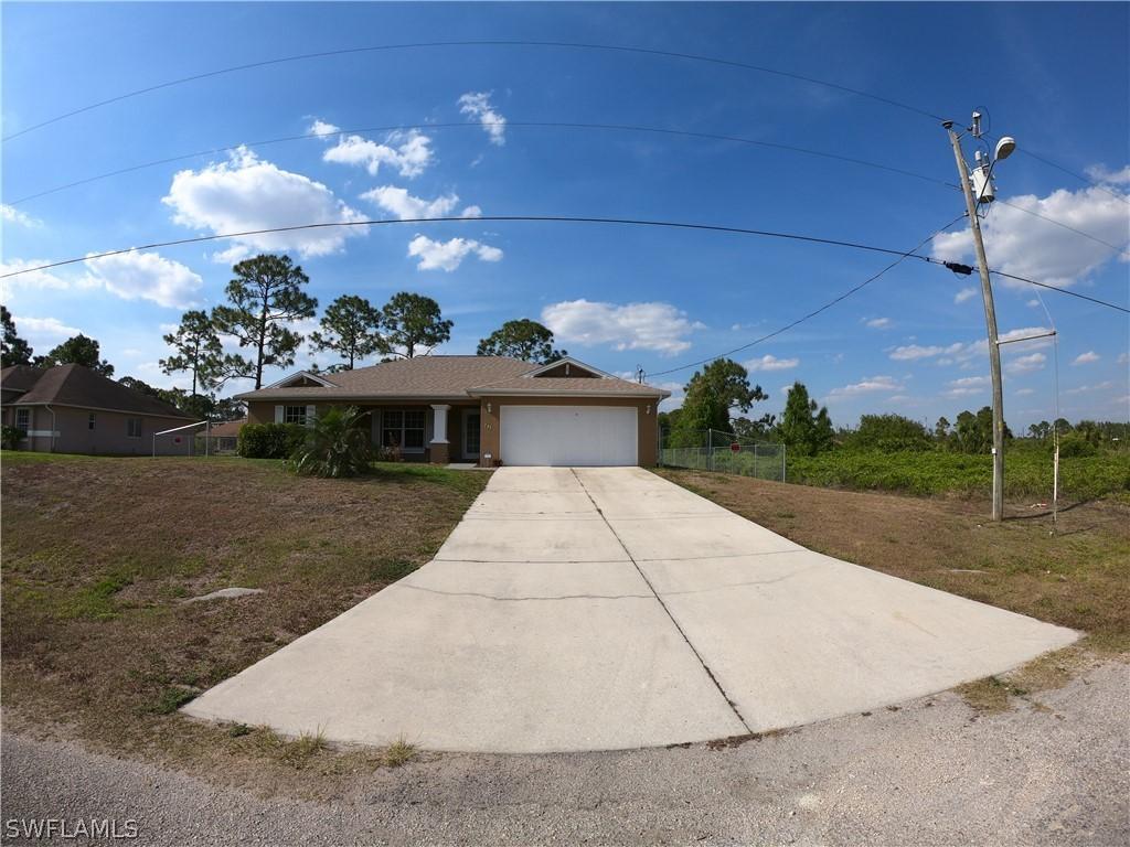 725 Newell St., Lehigh Acres, FL 33974
