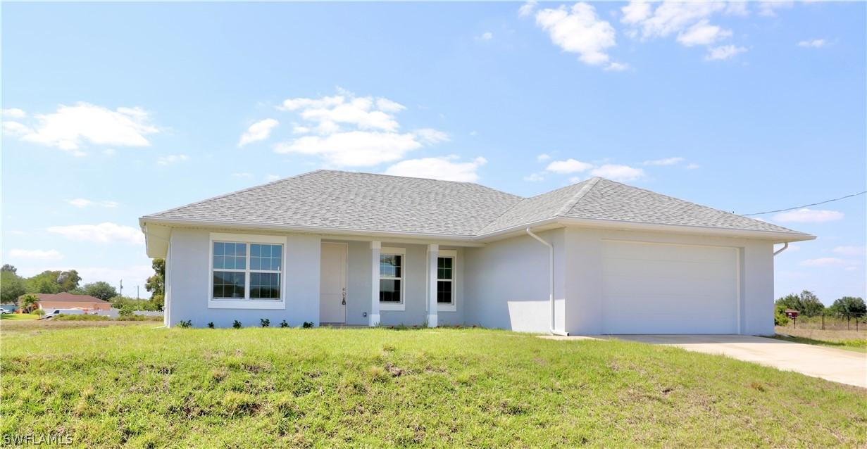 562 Pachman Cir., Lehigh Acres, FL 33974