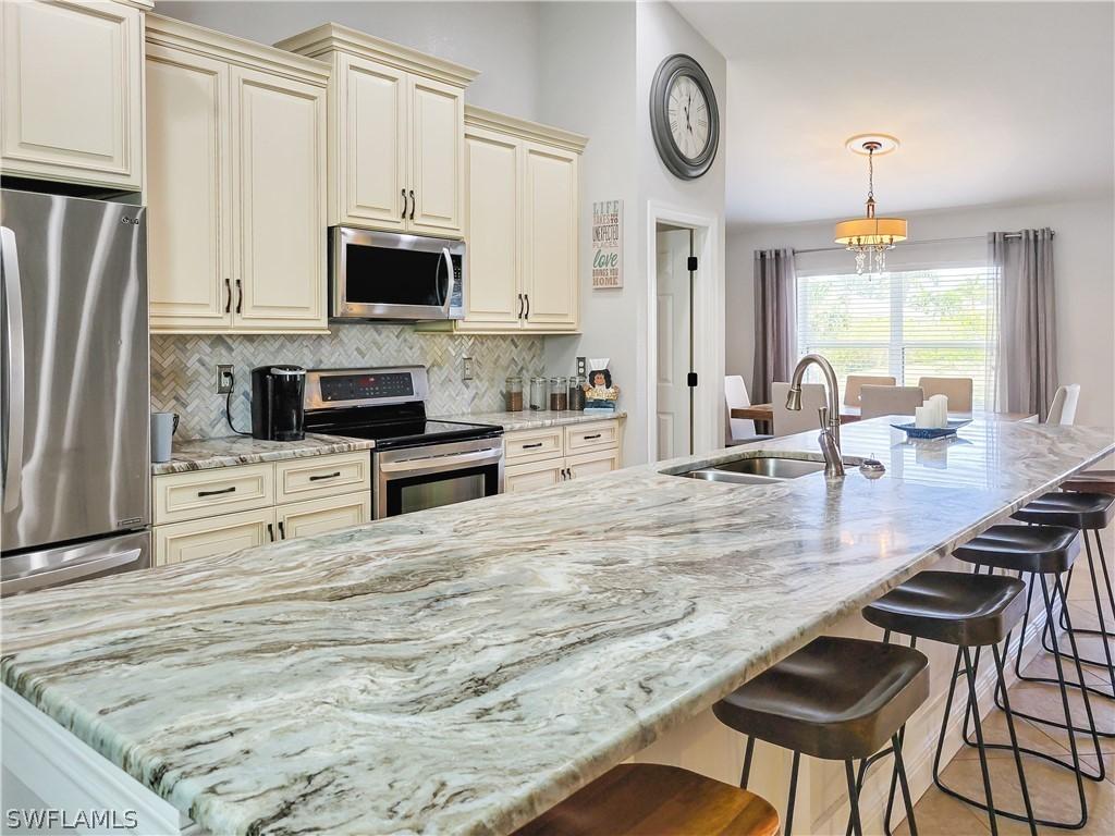 3829 SW 17th Pl., Cape Coral, FL 33914