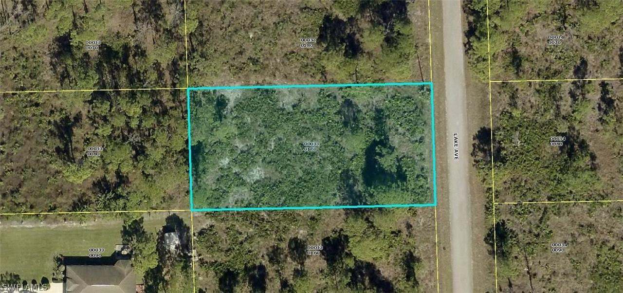 1009 Lake Ave., Lehigh Acres, FL 33972