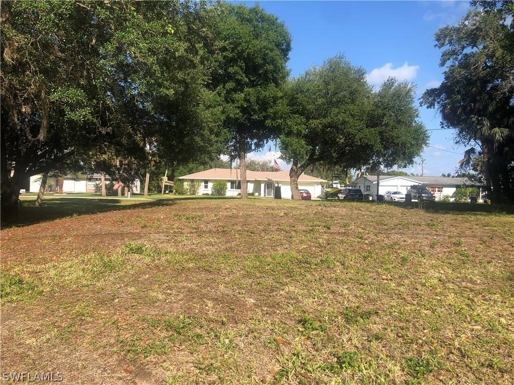 2319 Westwood Rd., North Fort Myers, FL 33917