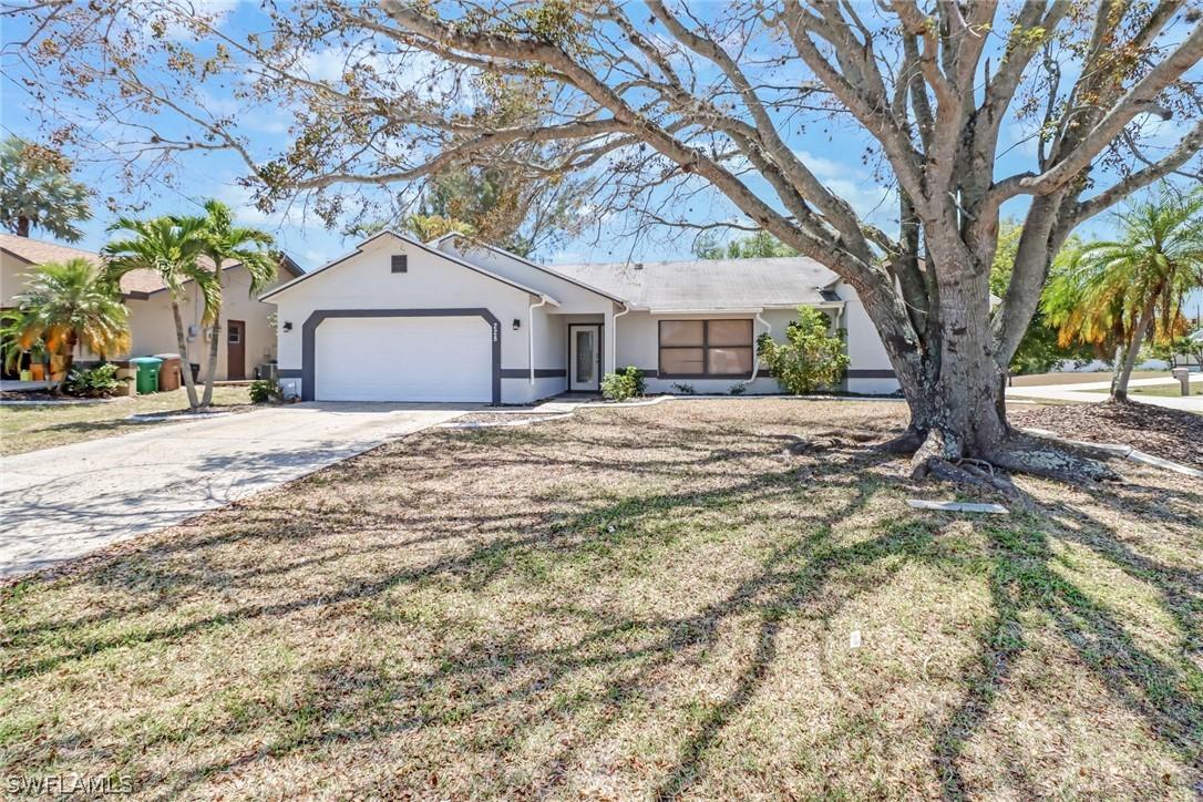228 SW 26th Ter., Cape Coral, FL 33914