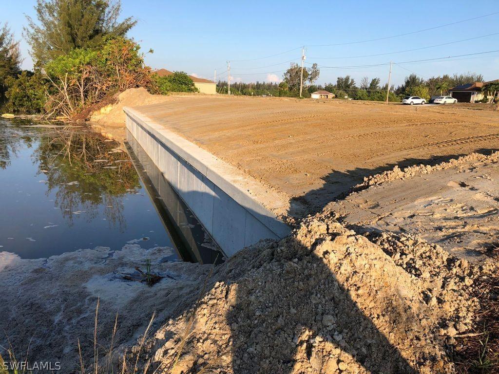 1430 SW 4th Ln., Cape Coral, FL 33991