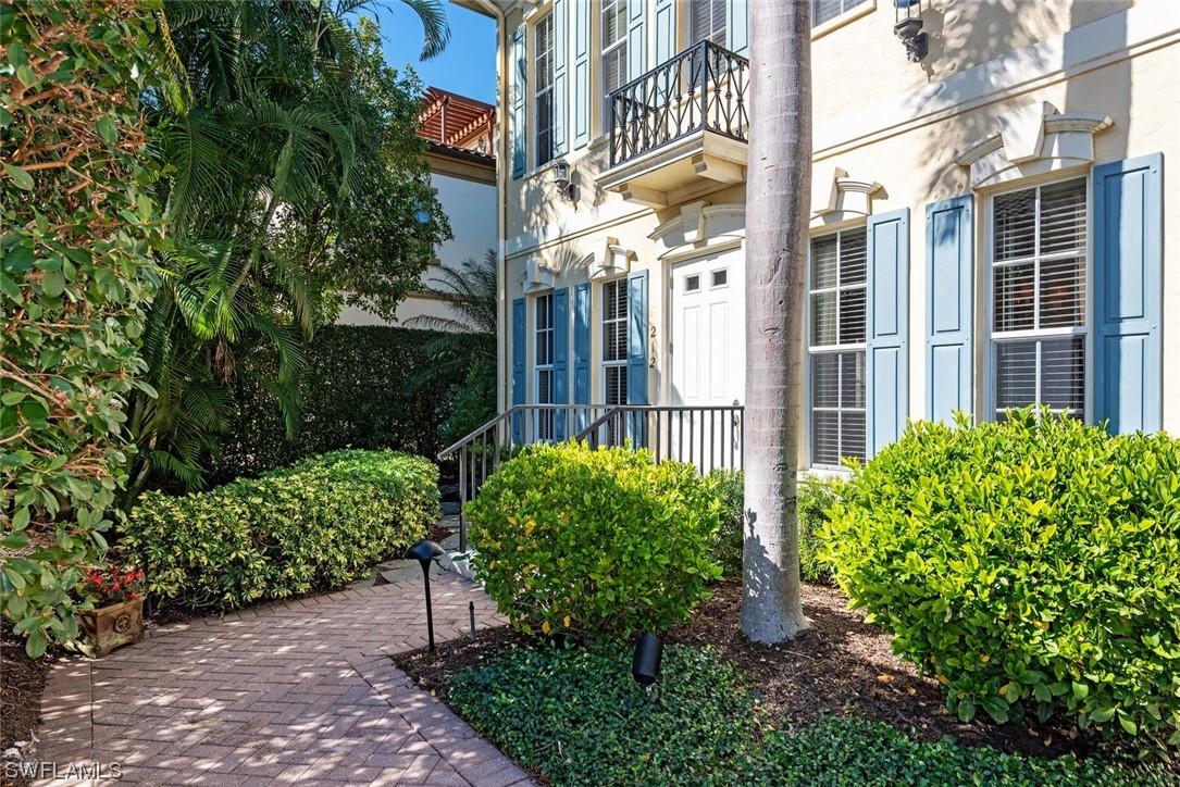212 4th St. #4, Naples, FL 34102