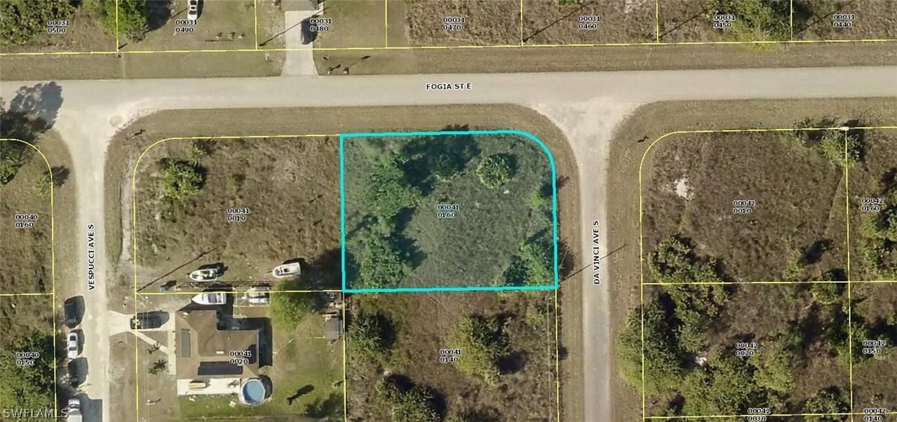 832 Da Vinci Ave., Lehigh Acres, FL 33974