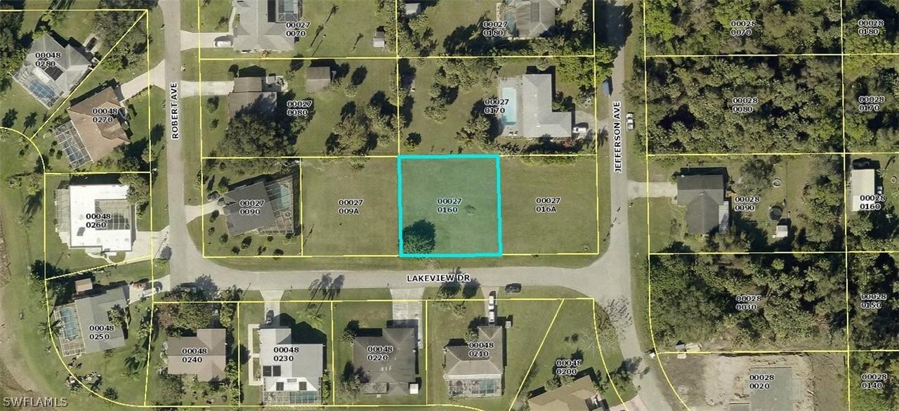 2522 Lakeview Dr., Lehigh Acres, FL 33936