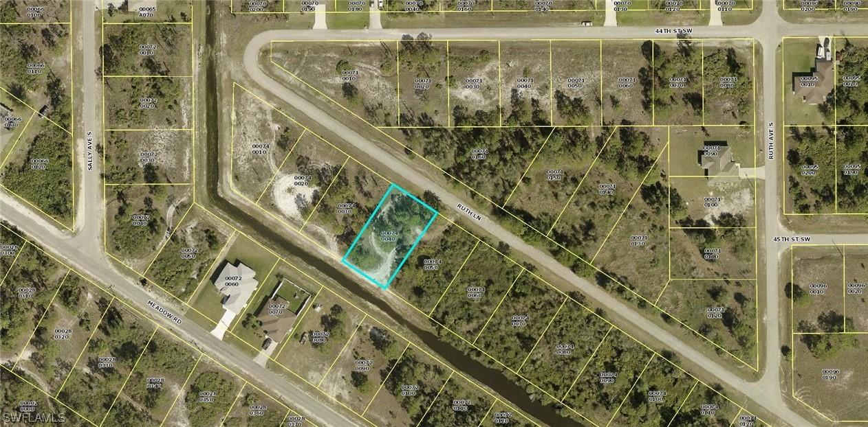 3233 Ruth Ln., Lehigh Acres, FL 33976