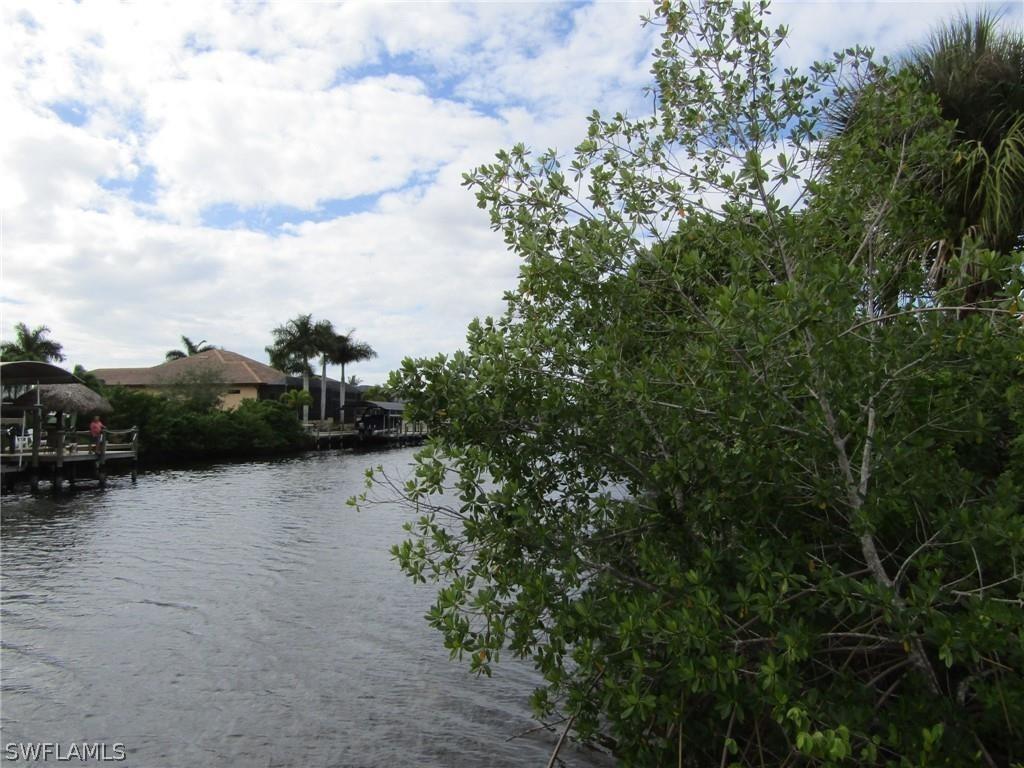535 SE 7th St., Cape Coral, FL 33990