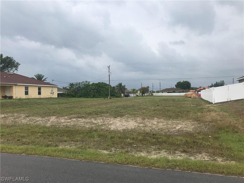 702 NW 1st Ln., Cape Coral, FL 33993