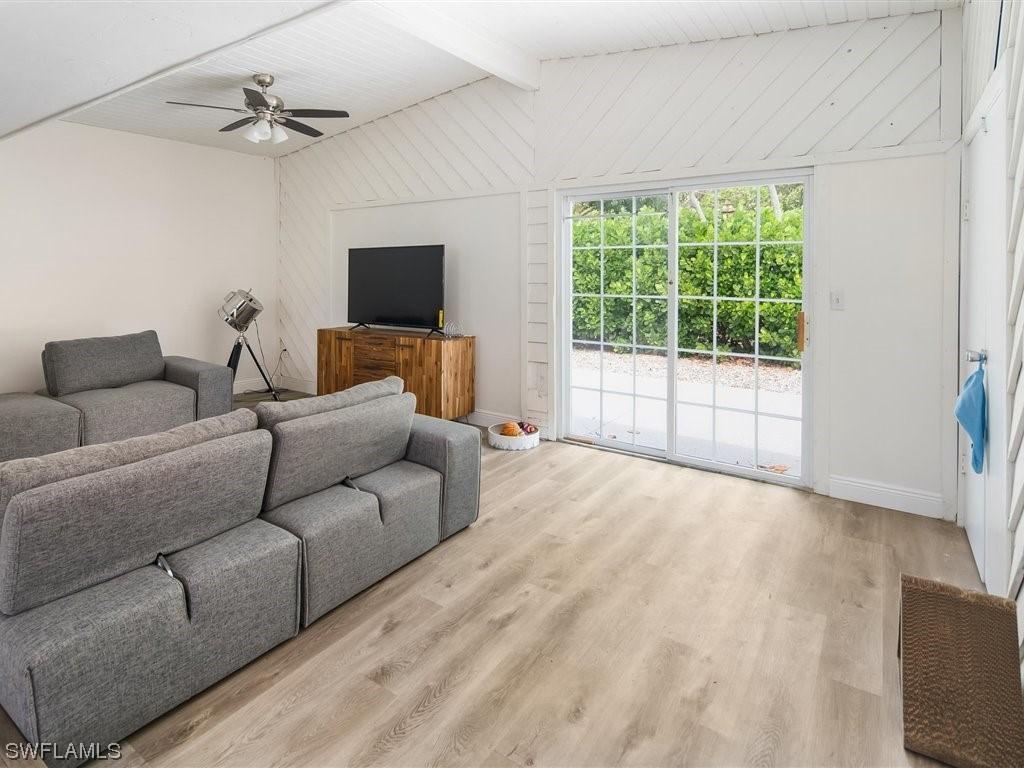 1971 Holiday Ln., Naples, FL 34104