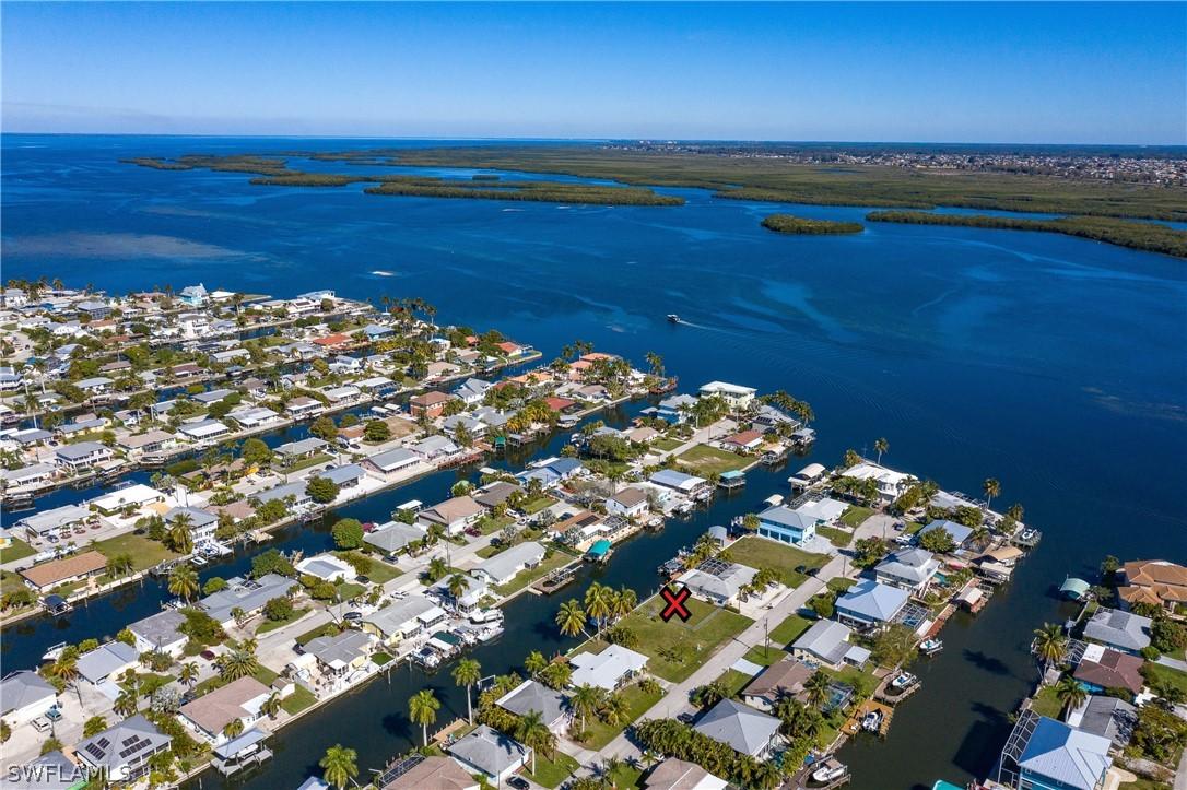 2656 Clyde St., Matlacha, FL 33993
