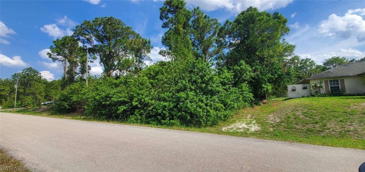 2517 39th St., Lehigh Acres, FL 33971