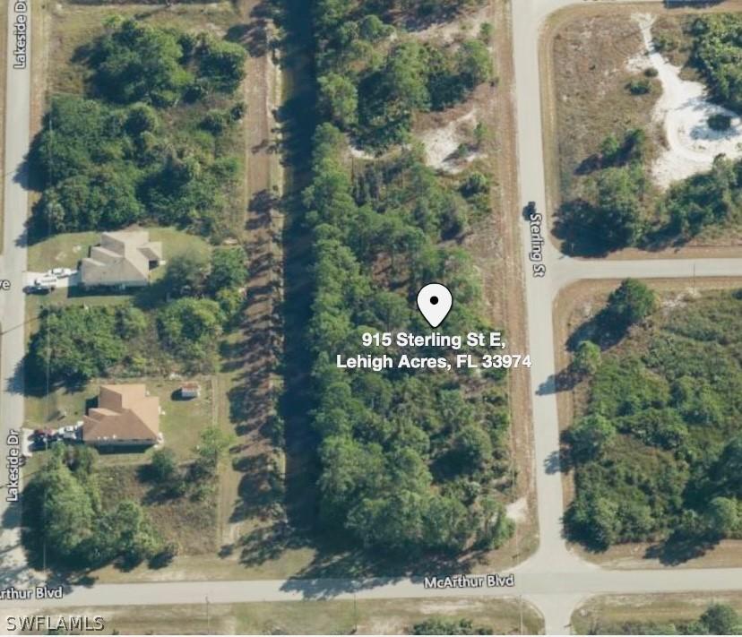 915 Sterling St., Lehigh Acres, FL 33974