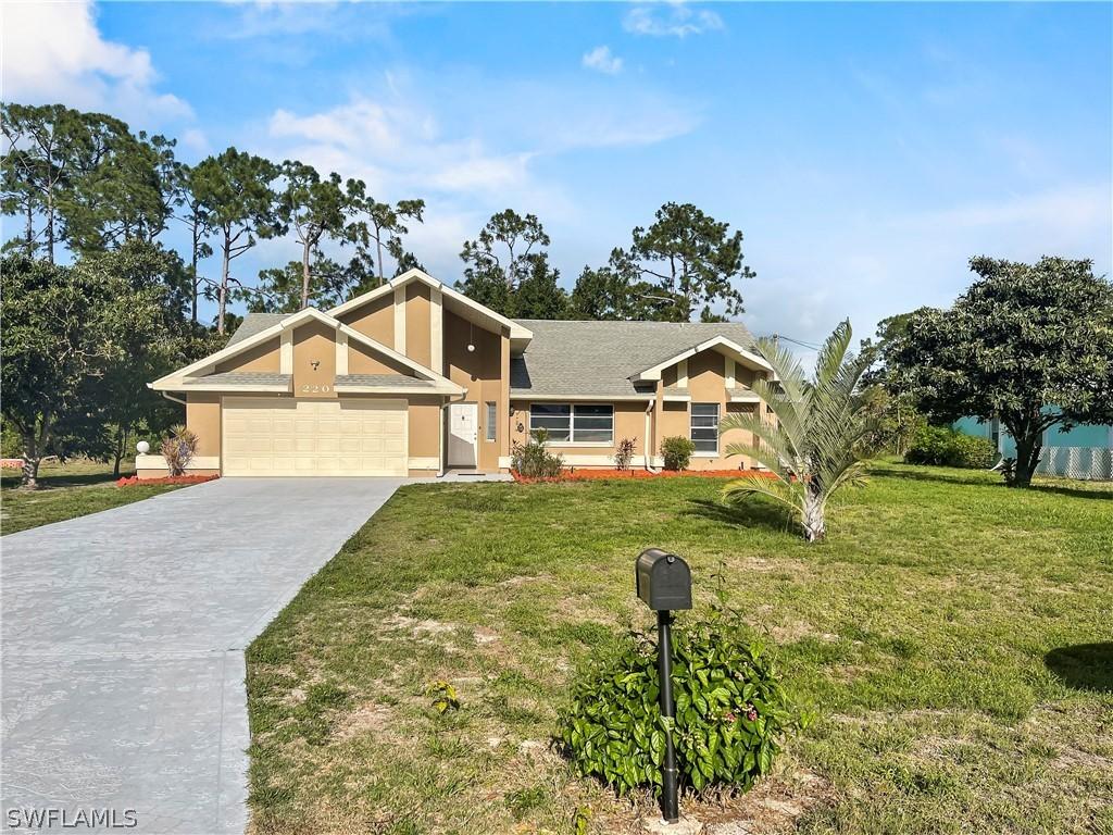 220 Hamilton Ave., Lehigh Acres, FL 33936