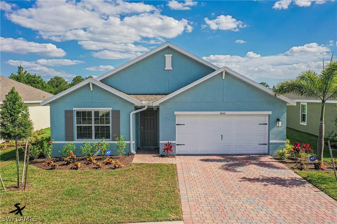 8852 Cascade Price Cir., North Fort Myers, FL 33917