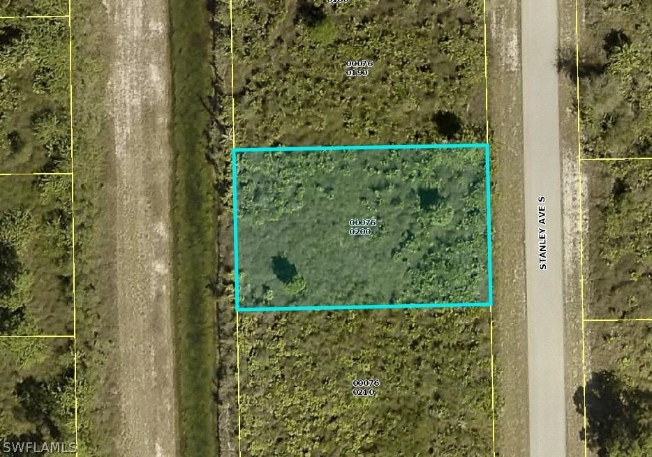646 Stanley Ave., Lehigh Acres, FL 33974